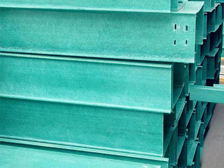 300*150玻璃鋼電纜橋架多少錢一米？